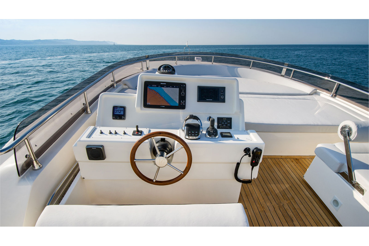 APREAMARE MAESTRO 66 2015
