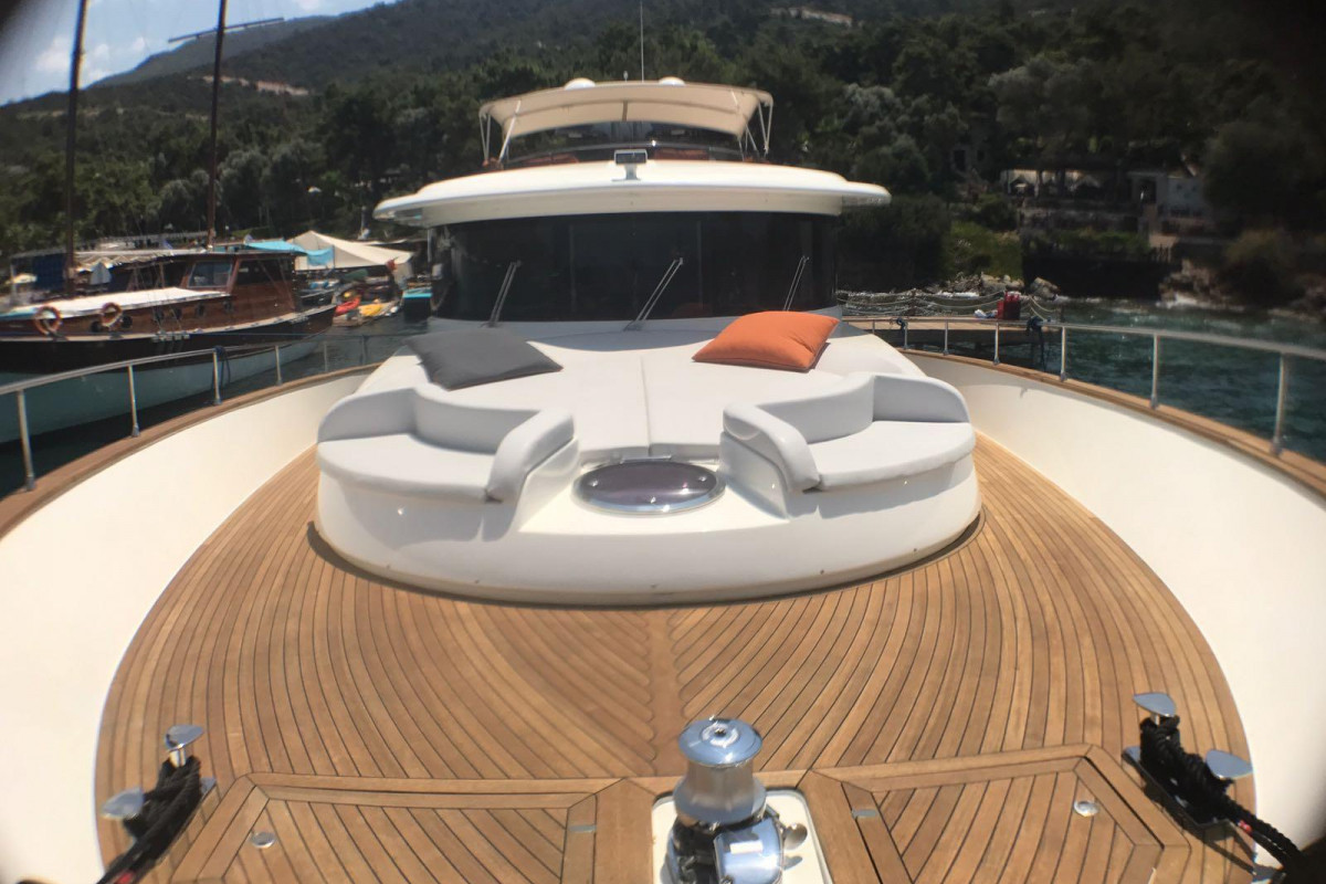 APREAMARE MAESTRO 66 2015