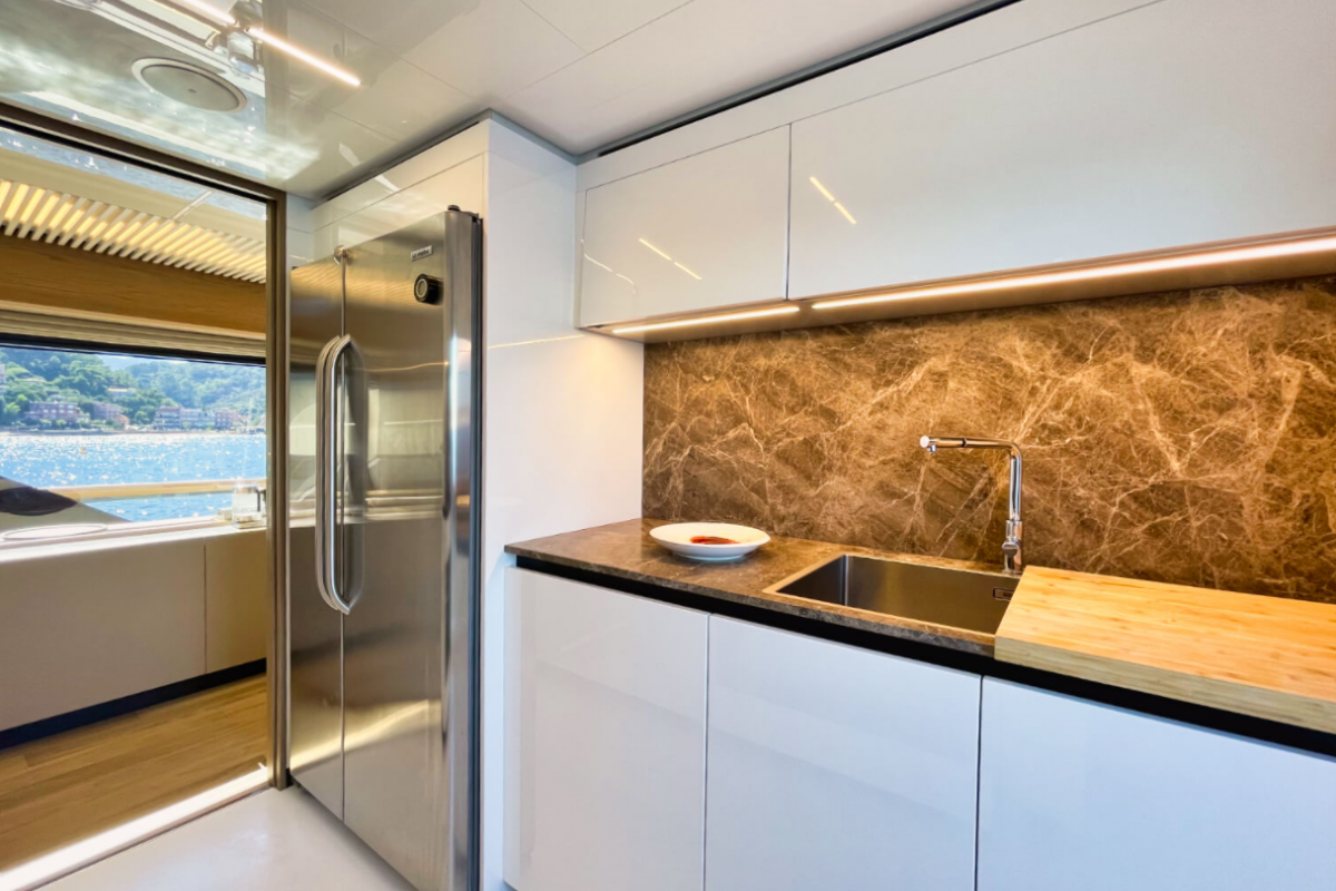FERRETTI 920 2021