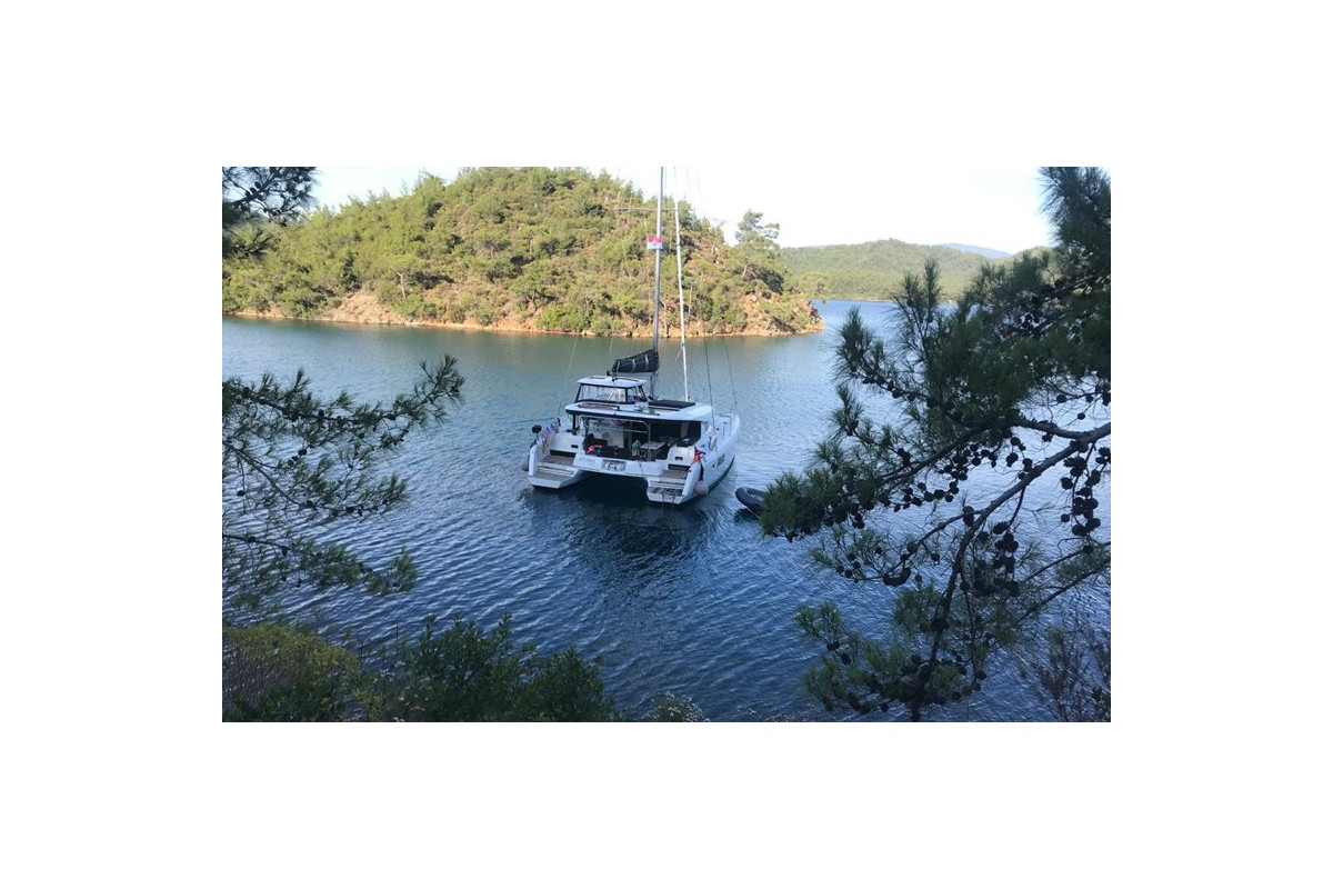 BENETEAU LAGOON 42 2018