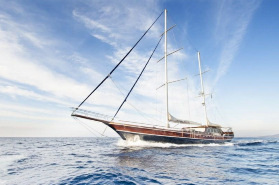 COBRA YACHT CUSTOM 2005
