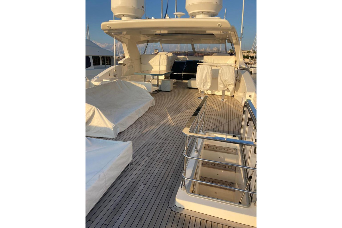 FERRETTI CUSTOM LINE 108 2016