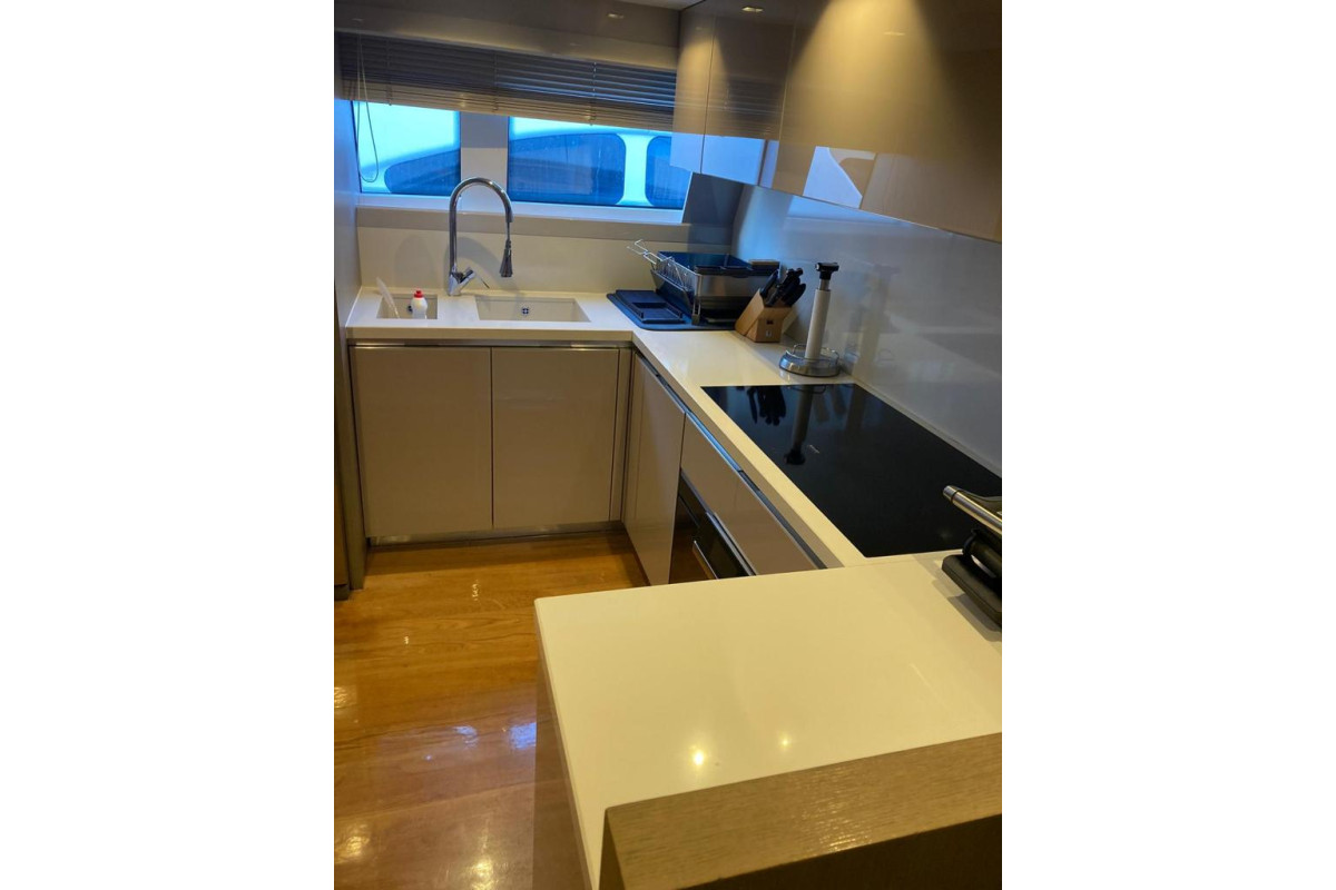 FERRETTI CUSTOM LINE 108 2016