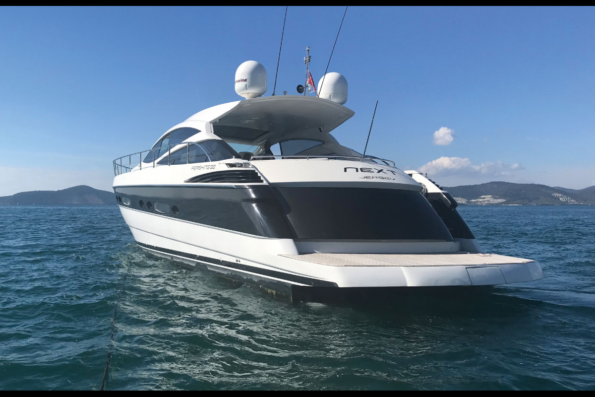 PERSHING 56 2009