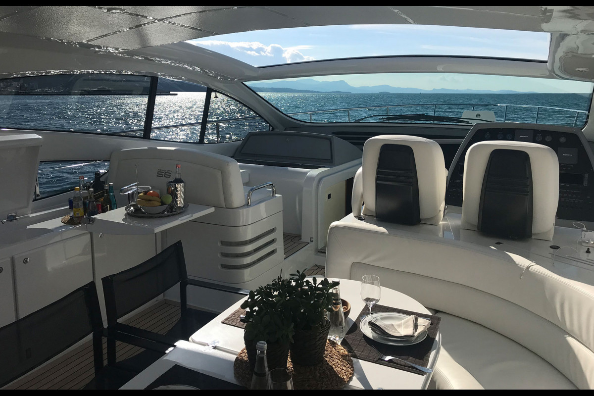 PERSHING 56 2009