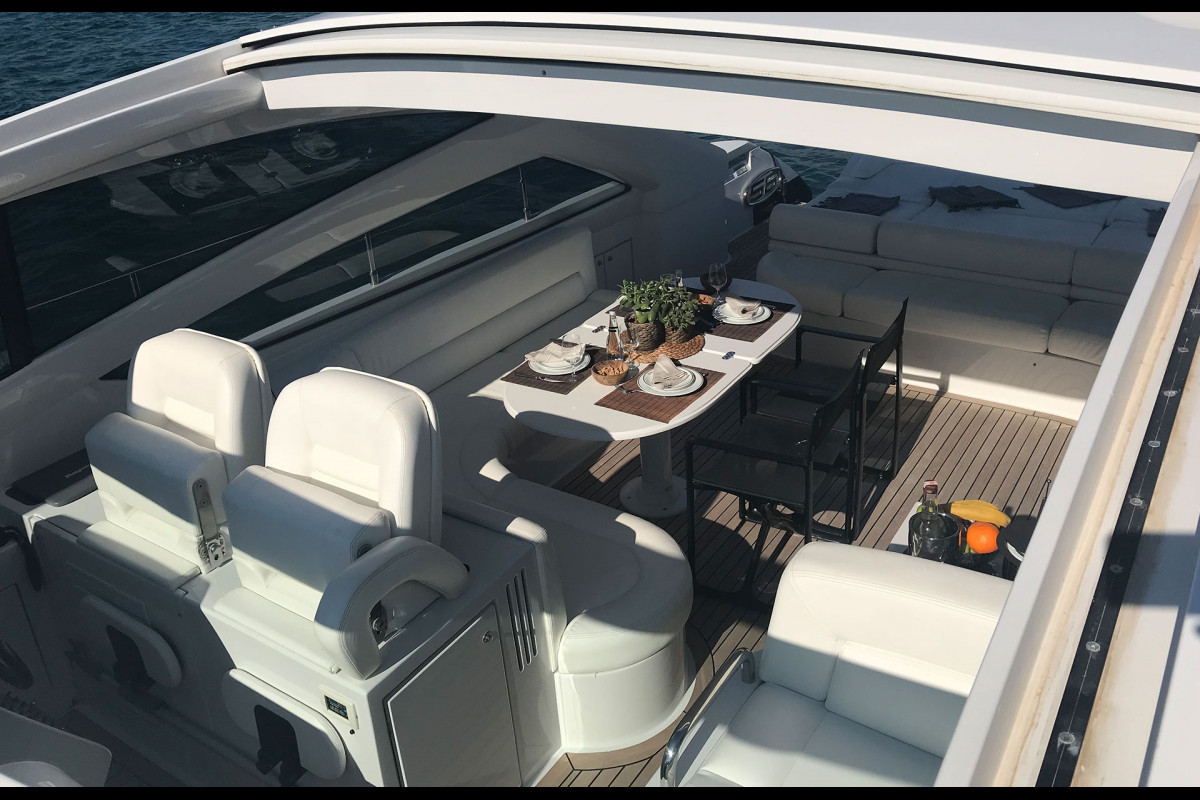 PERSHING 56 2009