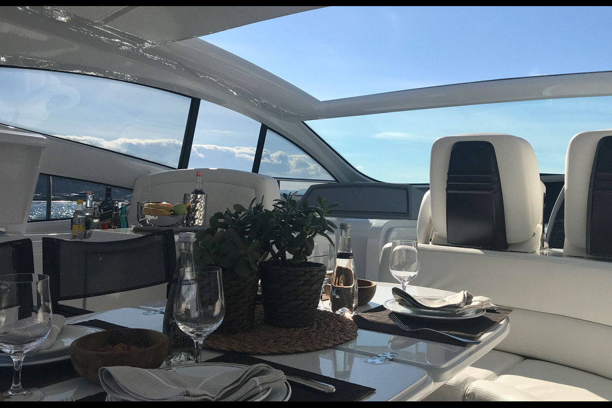 PERSHING 56 2009