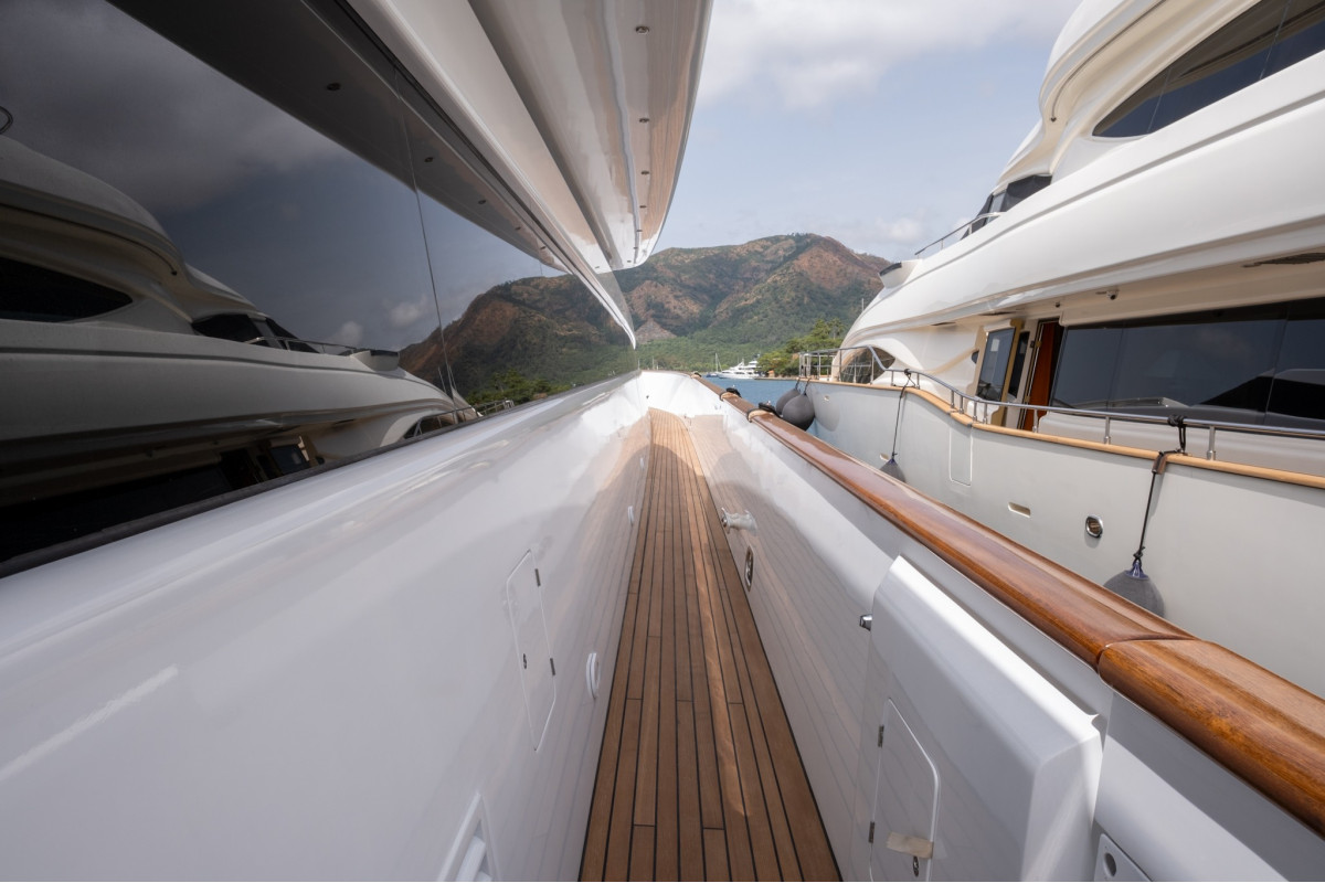 CANTIERI DI PISA AKHIR 125 2001