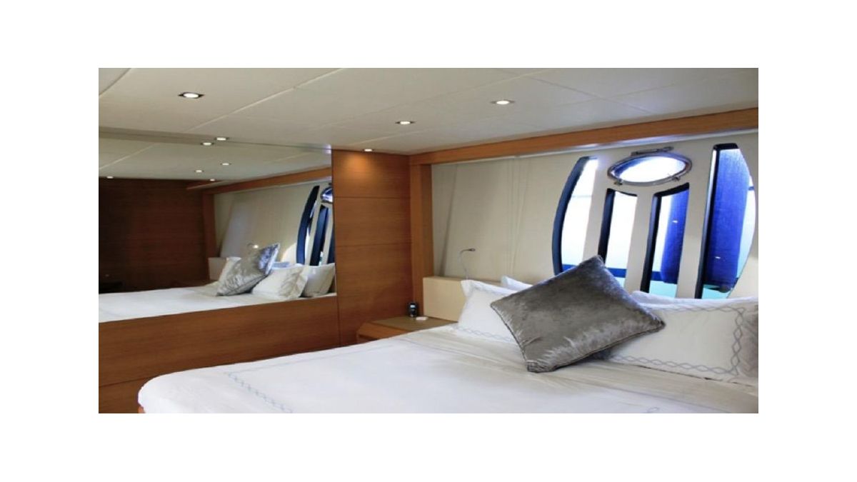 PERSHING 80 2012