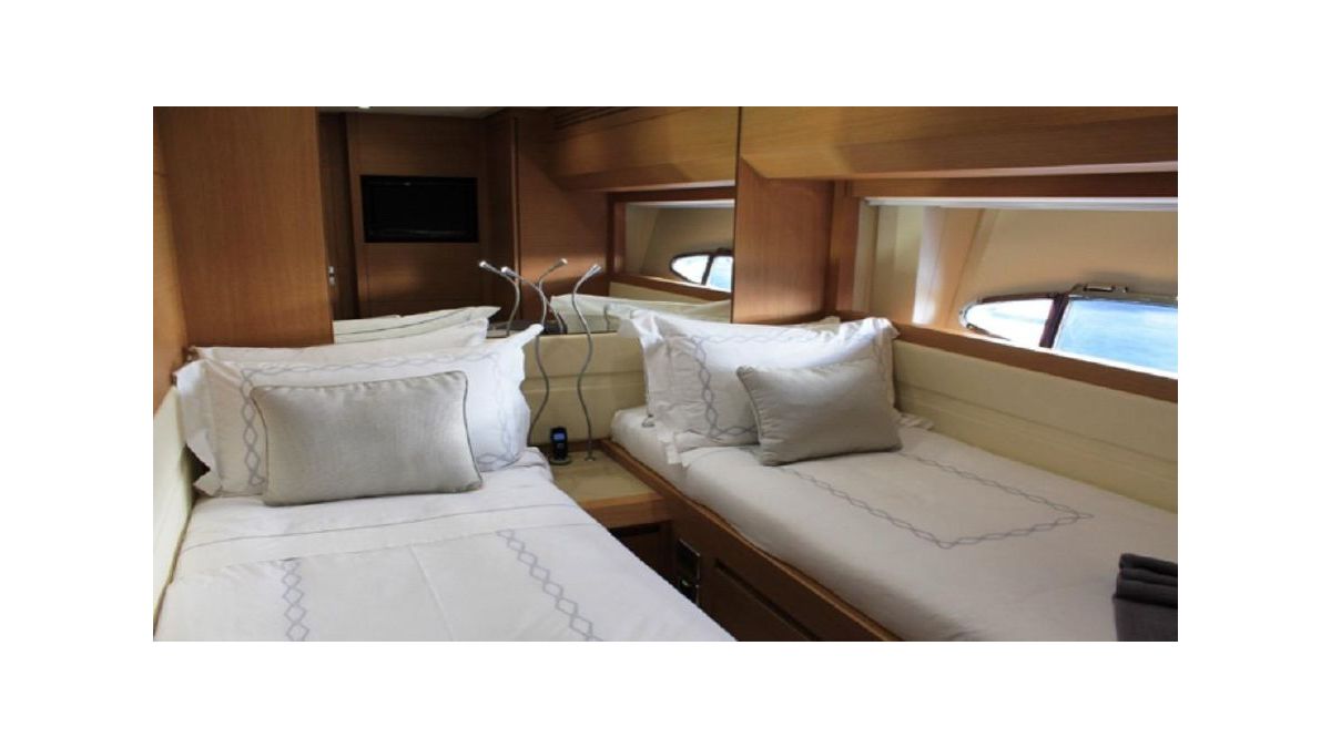 PERSHING 80 2012