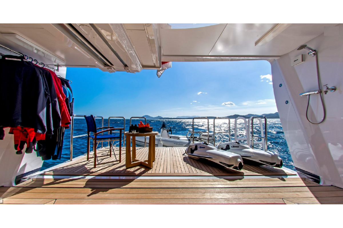 FEADSHIP 40M 2002