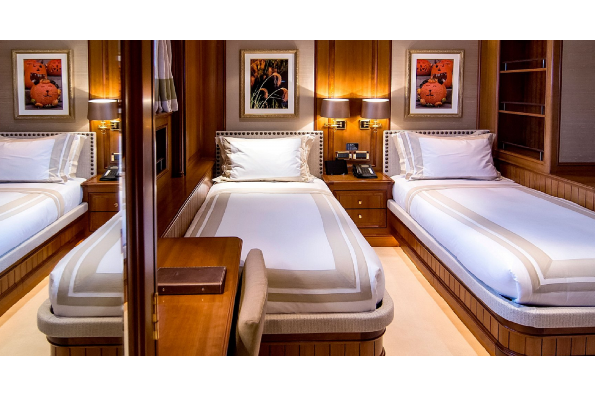 FEADSHIP 40M 2002