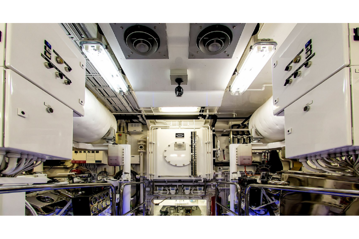 FEADSHIP 40M 2002